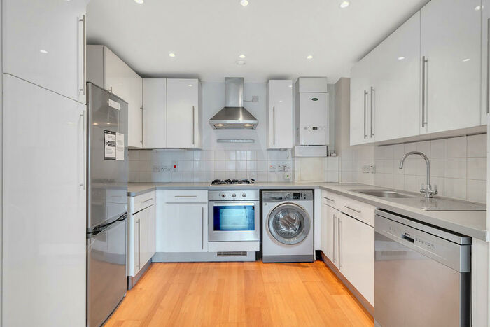 2 Bedroom Apartment To Rent In Dibden Street, London, N1