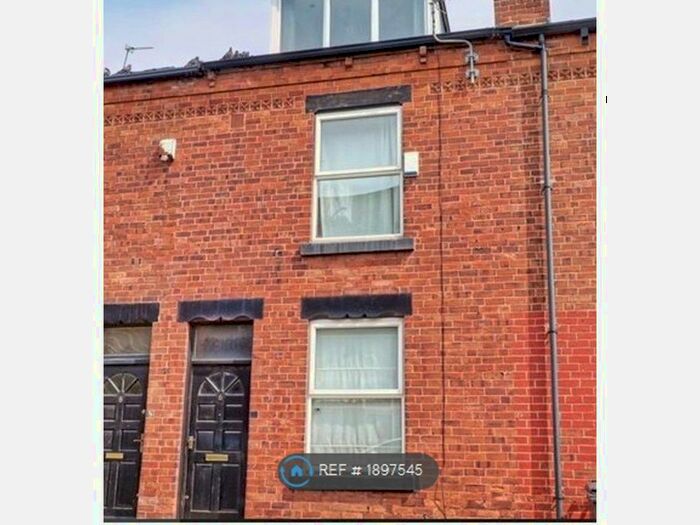 3 Bedroom Terraced House To Rent In Barden Place, Leeds, LS12