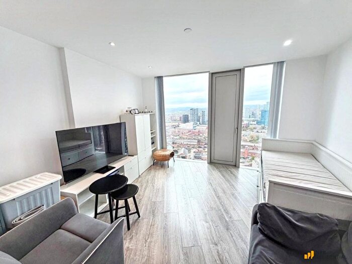 1 Bedroom Flat To Rent In Thr, Silvercroft Street, Manchester, M15