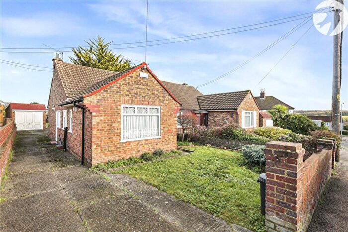 2 Bedroom Bungalow For Sale In Woodlands Rise, Swanley, Kent, BR8