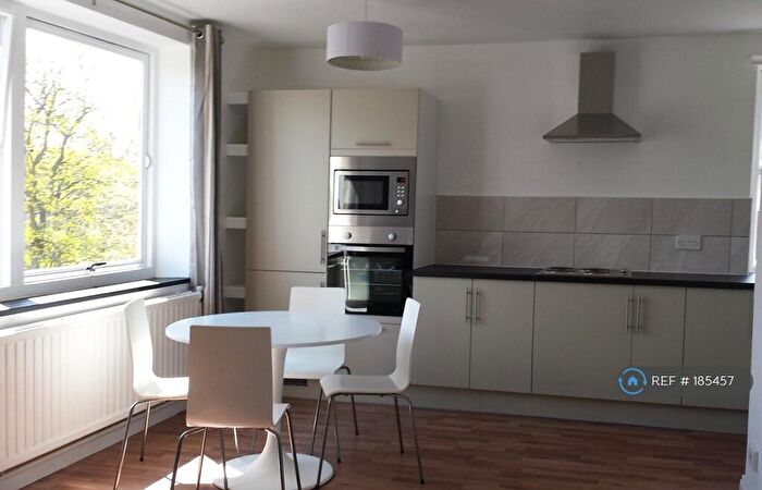 1 Bedroom Flat To Rent In Carrick Court, London, SE11