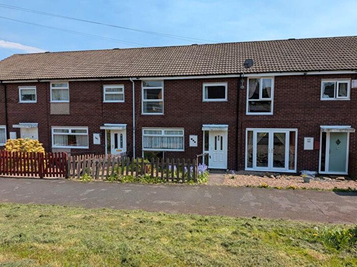 3 Bedroom Terraced House For Sale In Whinney Hill Park, Brighouse, HD6