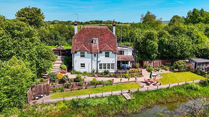 4 Bedroom Detached House For Sale In Lock, Bulborne, HP23