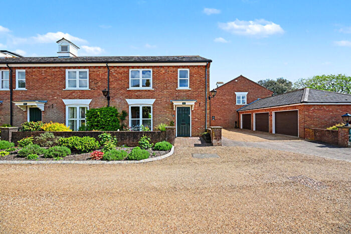2 Bedroom End Of Terrace House For Sale In Dunchurch Hall, Dunchurch, Rugby, CV22