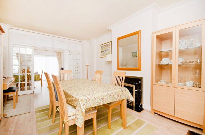 4 Bedroom Property To Rent In Mulgrave Road, Pitshanger Lane, London, W5