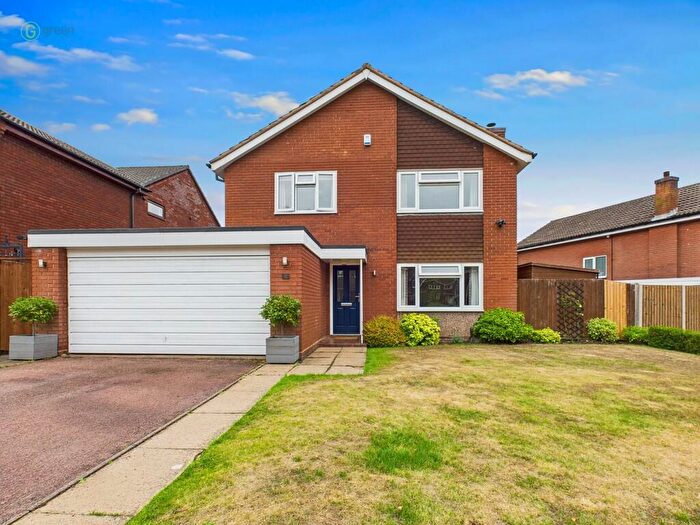 4 Bedroom Detached House For Sale In Carnoustie Close, Sutton Coldfield, B75