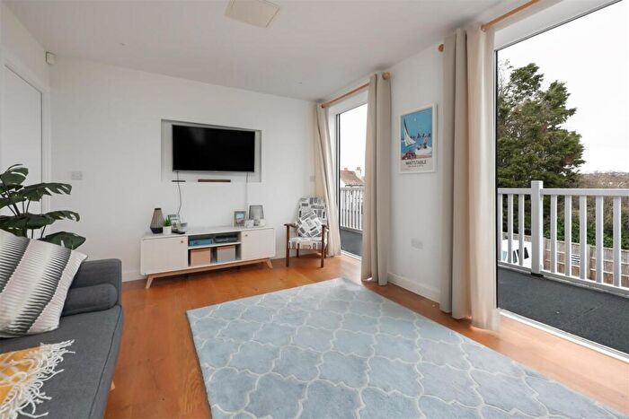 2 Bedroom Apartment To Rent In Wheatley Road, Whitstable, CT5