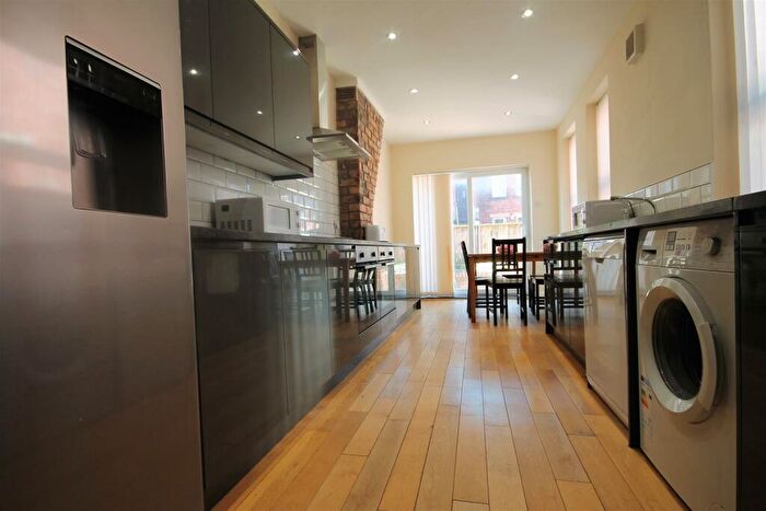 6 Bedroom Terraced House To Rent In Goldspink Lane, Sandyford, NE2