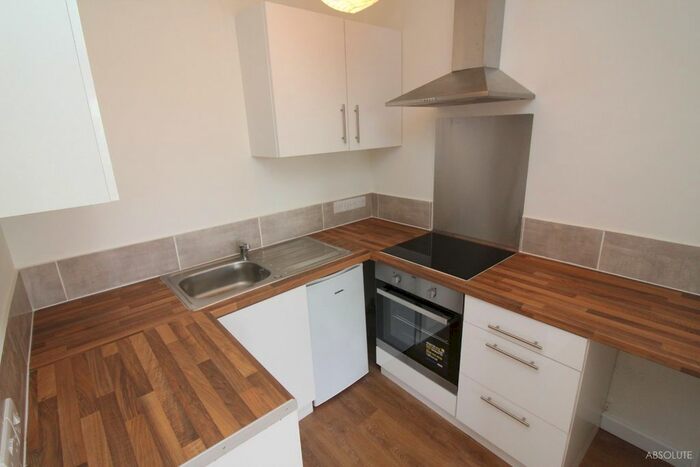 2 Bedroom Flat To Rent In Marldon Road, Paignton, Devon, TQ3
