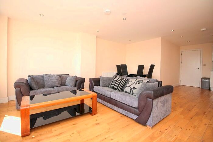 2 Bedroom Flat To Rent In Shirley Street, Canning Town, E16