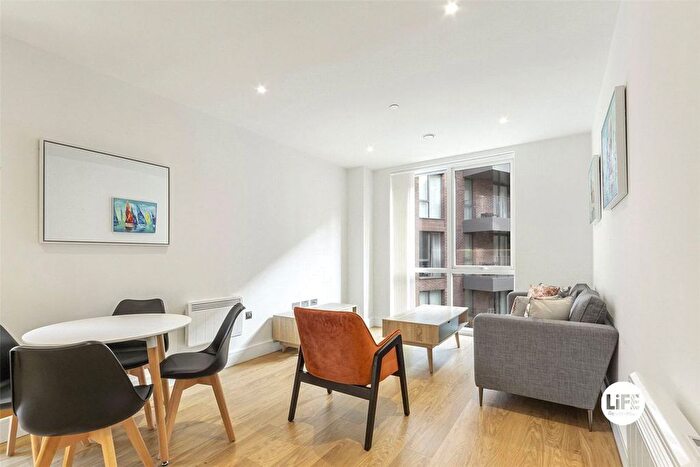 2 Bedroom Flat For Sale In West Timber Yard, Birmingham, B5