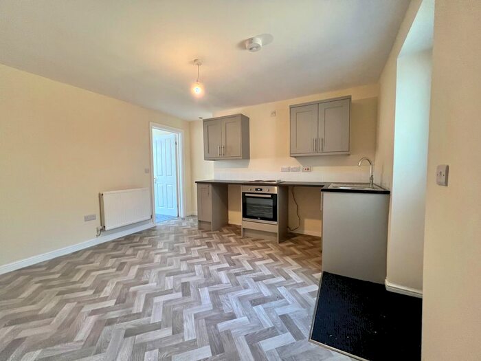 1 Bedroom Flat To Rent In Carlyle Street, Abertillery, NP13