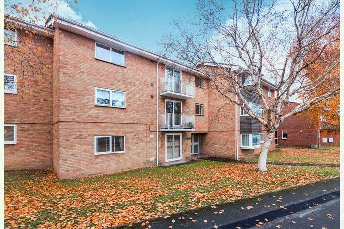 3 Bedroom Apartment To Rent In Beverley Court, Sunningdale, SL5