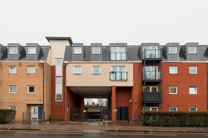 2 Bedroom Duplex To Rent In Topaz Court, High Road Leytonstone, E11