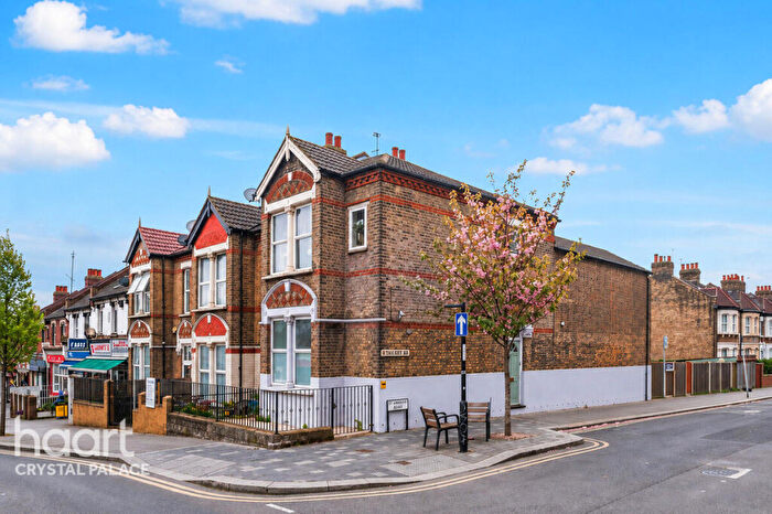 2 Bedroom Flat For Sale In Portland Road, London, SE25