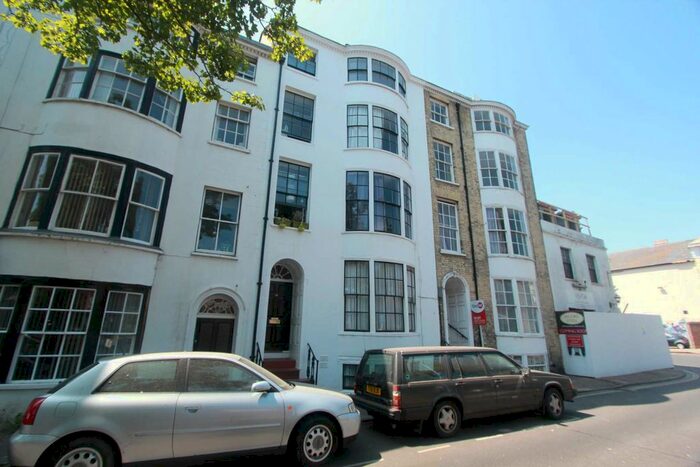 1 Bedroom Flat To Rent In Bedford Row, Worthing, BN11