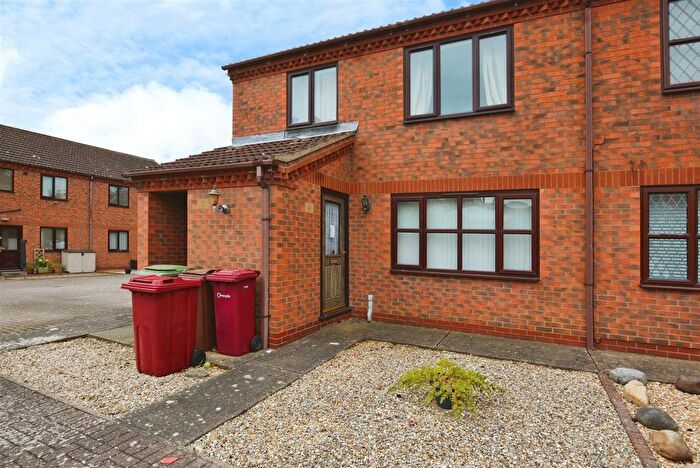 1 Bedroom Flat For Sale In Potts Lane, Crowle, Scunthorpe, DN17