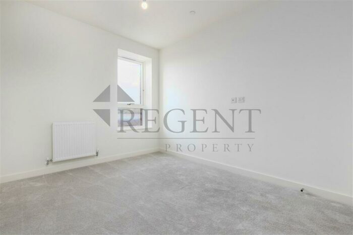 2 Bedroom Apartment To Rent In Azure House, Brook Road, N8