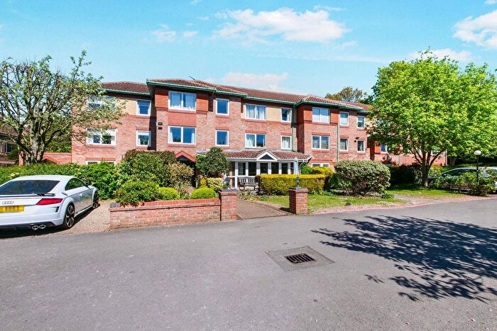 2 Bedroom Flat For Sale In Danesmead Close, York, YO10