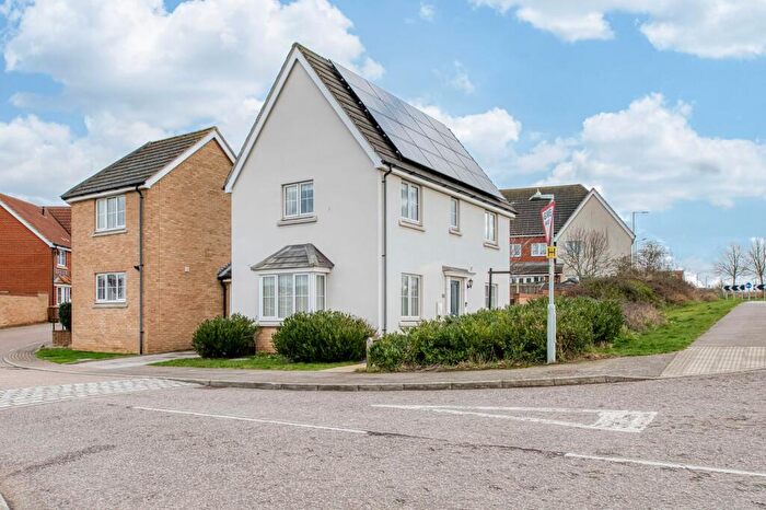 3 Bedroom Link Detached House For Sale In Song Thrush Close, Stowmarket, IP14