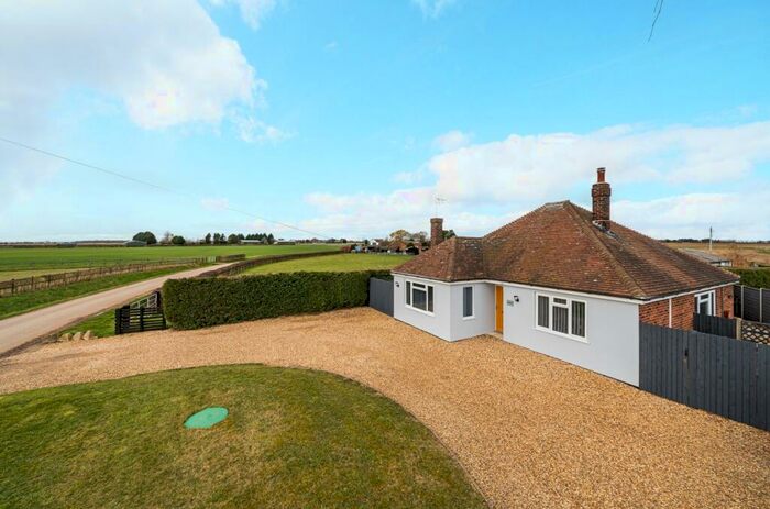 3 Bedroom Detached Bungalow For Sale In Stockhouse Lane, Surfleet, PE11