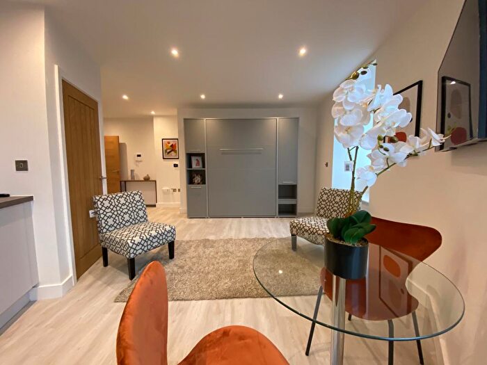 Apartment To Rent In Broadway House, Queen Street, Maidenhead, SL6