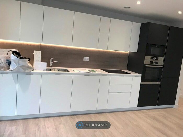 2 Bedroom Flat To Rent In Shoreline, London, N4