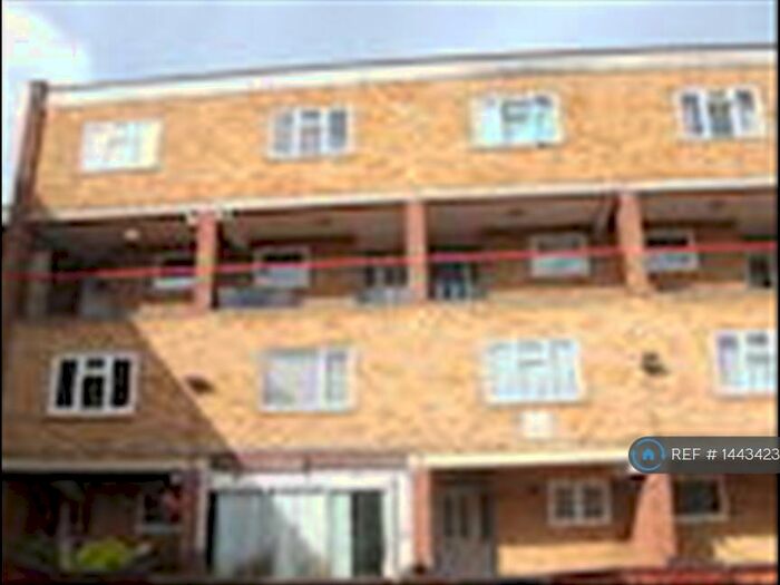 2 Bedroom Maisonette To Rent In Wells Court, Peterborough, PE2