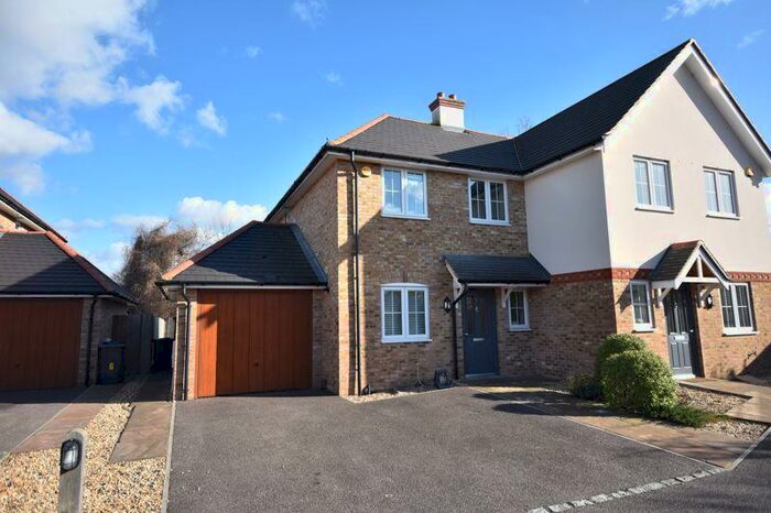 3 Bedroom Semi-Detached House To Rent In Towns End Gardens, Farnham, GU9