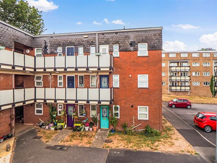 1 Bedroom Flat For Sale In Beales Close, Andover, SP10