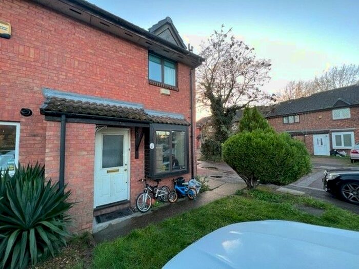 1 Bedroom End Of Terrace House To Rent In Pikestone Close, Yeading, Hayes, UB4