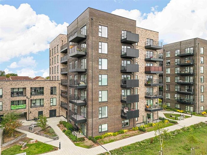 2 Bedroom Flat For Sale In Clara Rackham Street, Cambridge, CB1