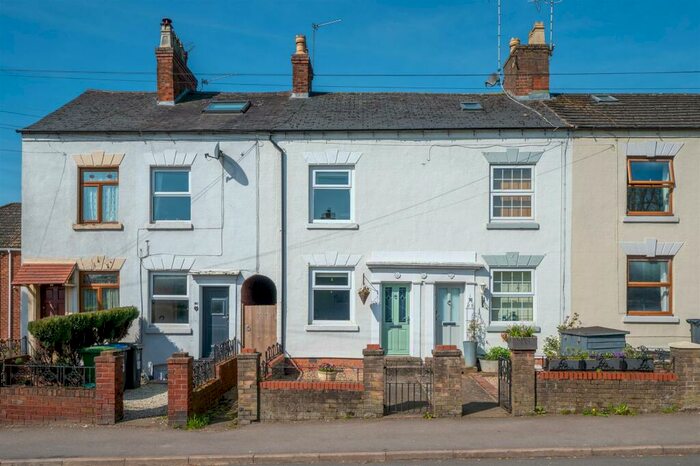 2 Bedroom Terraced House For Sale In Alcester Road, Studley, B80