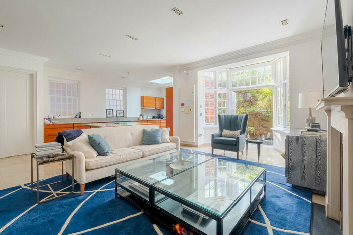 6 Bedroom Terraced House For Sale In Hamilton Terrace, London, NW8