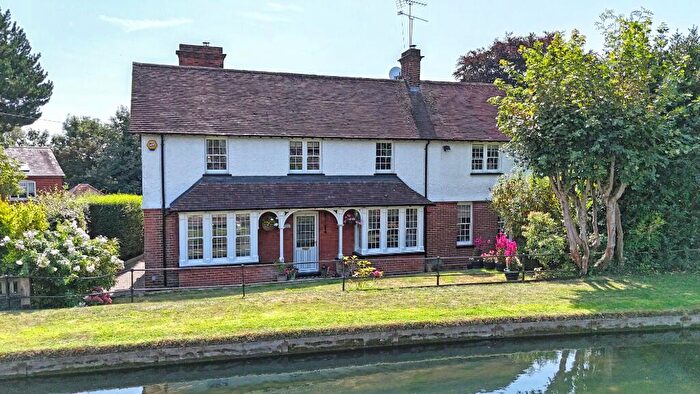 4 Bedroom Detached House For Sale In Station Road, Broxbourne, Hertfordshire, EN10