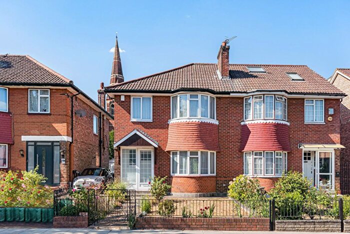 3 Bedroom Semi-Detached House For Sale In Vyner Road, London, W3