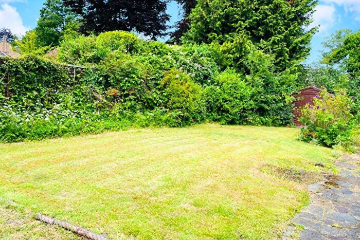 3 Bedroom Detached Bungalow For Sale In Lockwood Close, Farnborough, GU14