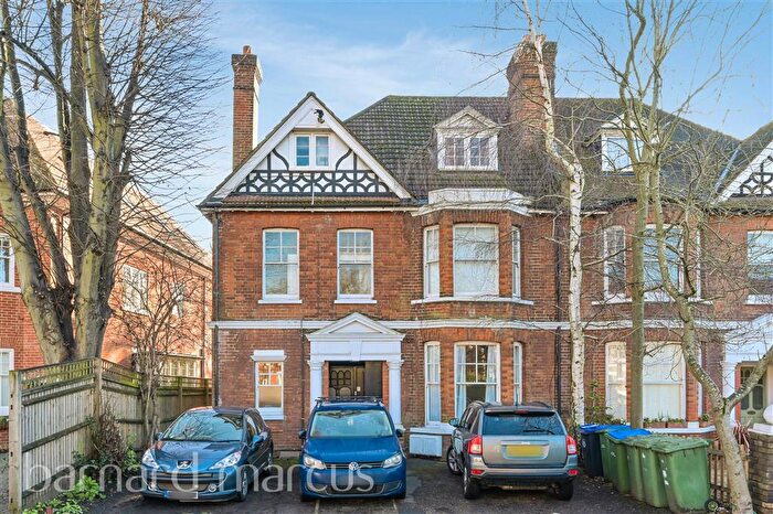 1 Bedroom Apartment To Rent In Bridge Road, East Molesey, KT8