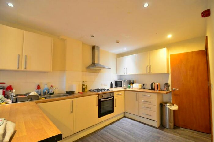 6 Bedroom Terraced House To Rent In Rose Cottages, Selly Oak, B29