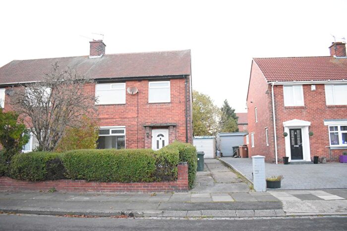 3 Bedroom Semi Detached House To Rent In Radnor Gardens, Howden, NE28