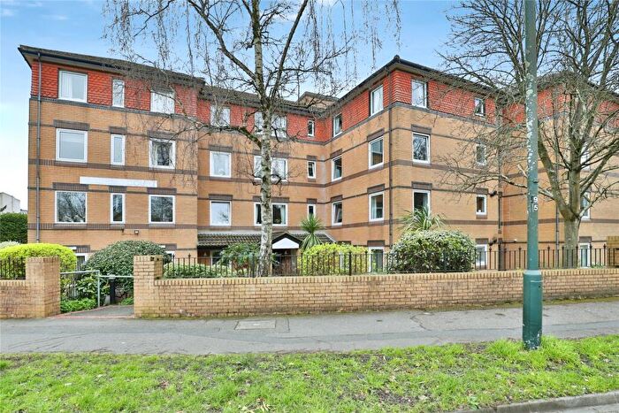 1 Bedroom Flat For Sale In Durley Chine Road, Bournemouth, Dorset, BH2