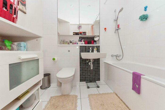 1 Bedroom Flat For Sale In Cotterells, Hemel Hempstead, HP1
