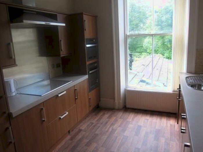 6 Bedroom House To Rent In Ribblesdale Preston, PR1