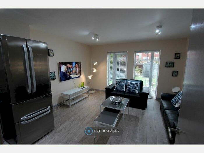 4 Bedroom Semi-Detached House To Rent In Mackworth Street, Manchester, M15