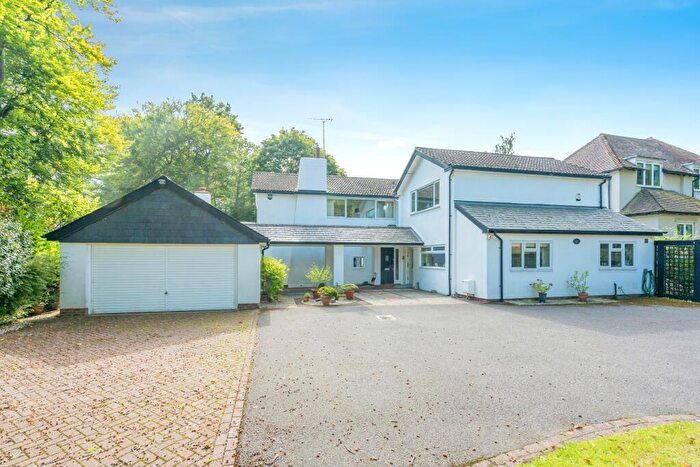 4 Bedroom Detached House For Sale In Dartnell Avenue, West Byfleet, Surrey, KT14