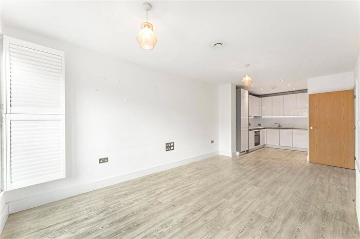 1 Bedroom Apartment To Rent In Boleyn Road, London, N16