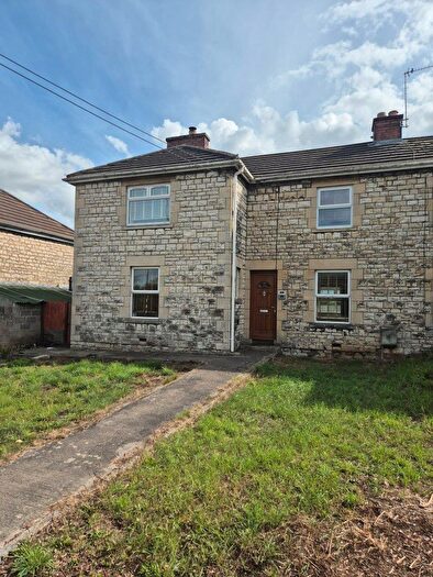 3 Bedroom Semi-Detached House To Rent In Westhill Gardens, Radstock, BA3