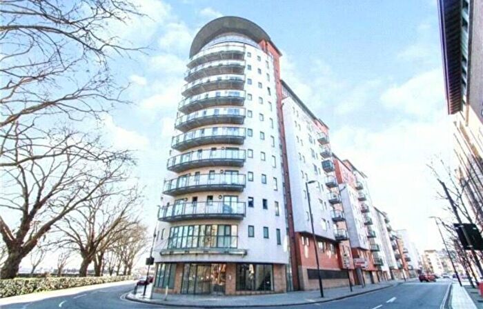 1 Bedroom Flat For Sale In Lower Canal Walk, Southampton, Hampshire, SO14