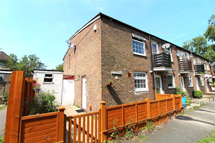 2 Bedroom End Of Terrace House To Rent In Corcorans, Pilgrims Hatch, CM15