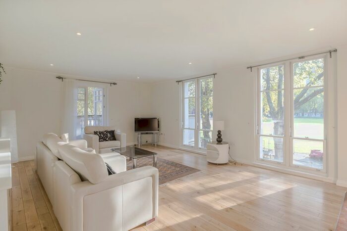 3 Bedroom Flat To Rent In Vincent Square, London, SW1P